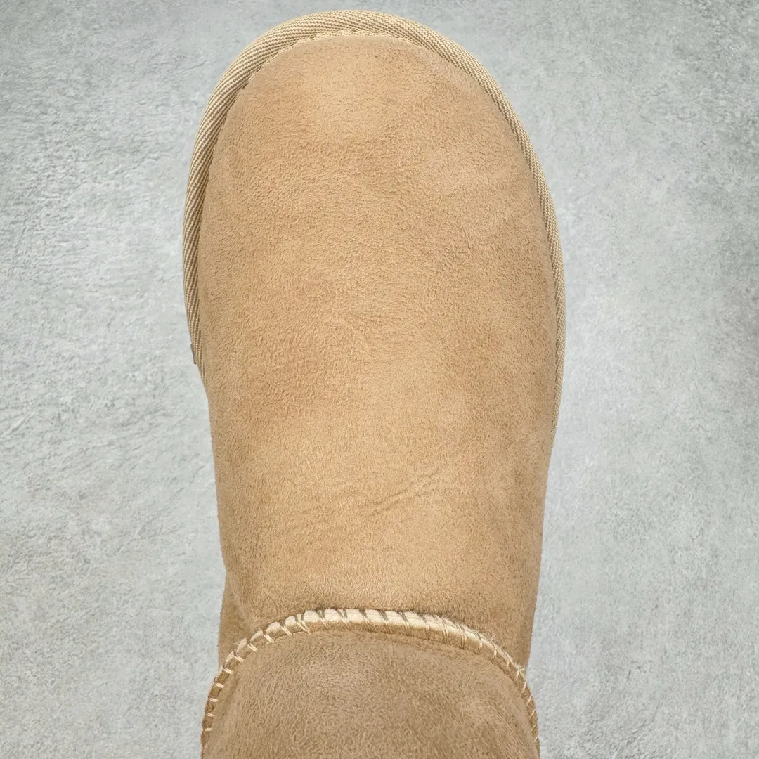 Pick up locally💰520 UGG 6222 Classic short-cut autumn and winter sheepskin and fur integrated snow boots. All shoes are made from the same factory as ZP. Longfeng A-grade Australian imported sheepskin and fur integrated men's and women's boots. Brand OEM production line. Fully follow the ZP process. OEM original pattern maker. Adhering to the principle of no original shoes and no development selection. Pay attention to every detail. The most authentic version on the market. TREADLITE "Light Wing" technology outsole. Lightweight/durable/flexible/pile size: 35 36 37 38 39 40 41 42 43 44 45 Coding: by2936070